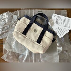 Lululemon nano daily tote pouch